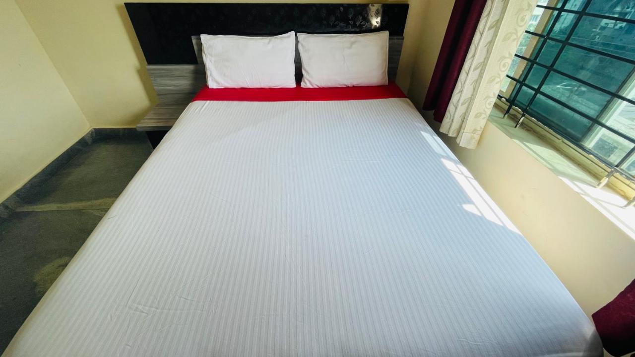 Crown Residency Hotel Májszúr Kültér fotó